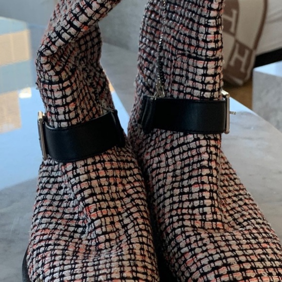 Chanel tweed boots - Picture 6 of 9